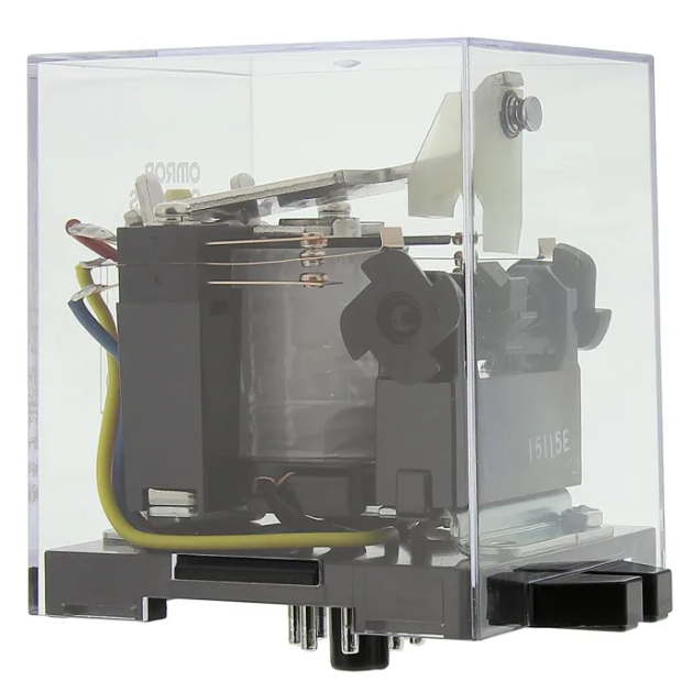G4Q-212S AC220 Plug In Latching Power Relay, 220V ac Coil, 5A Switching Current, DPDT